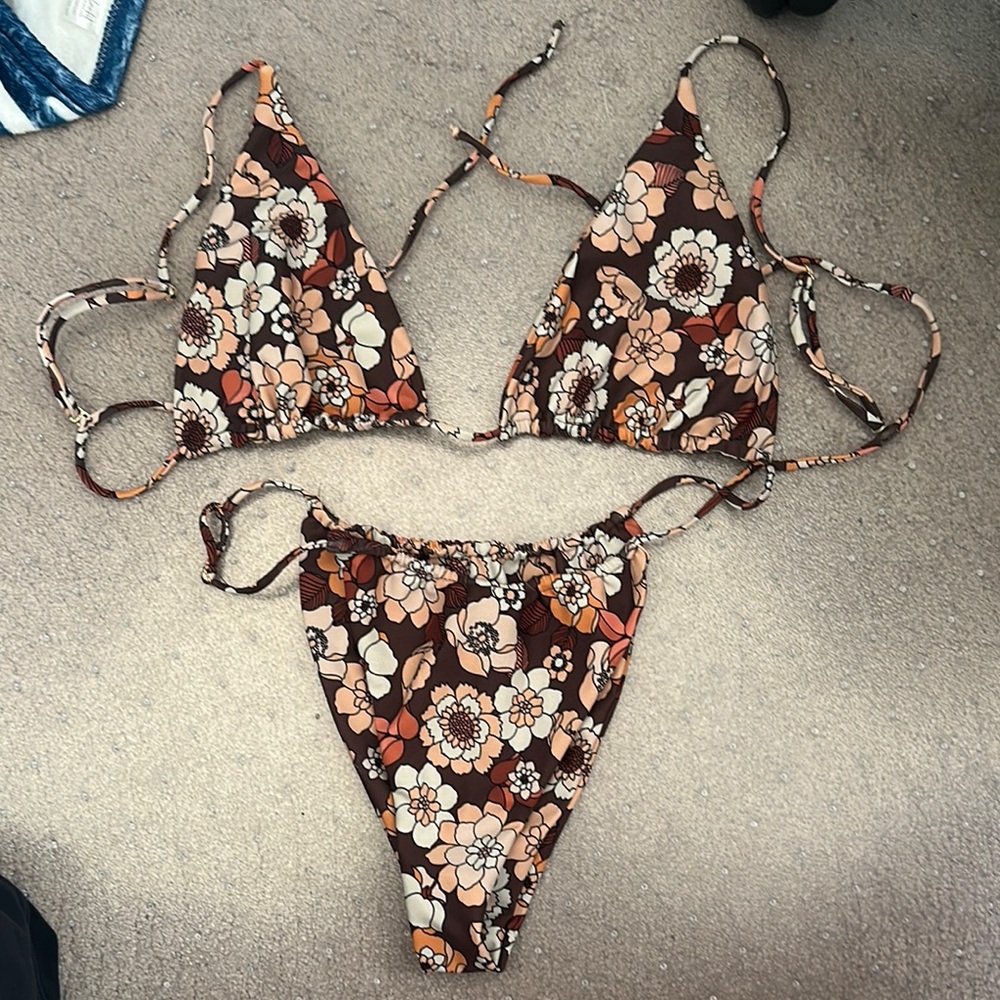Skatie bikini set in byron